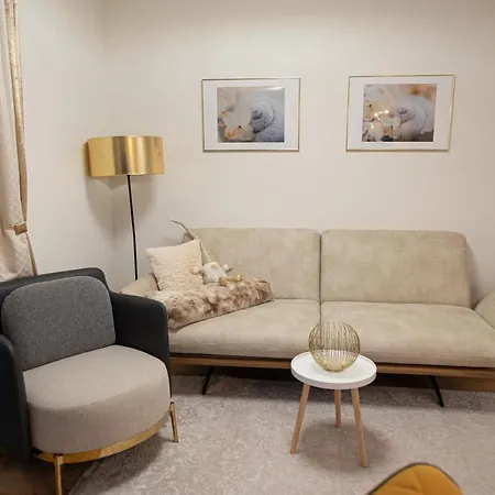 Apartment Deluxe *
