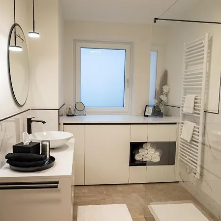 Apartment Deluxe *